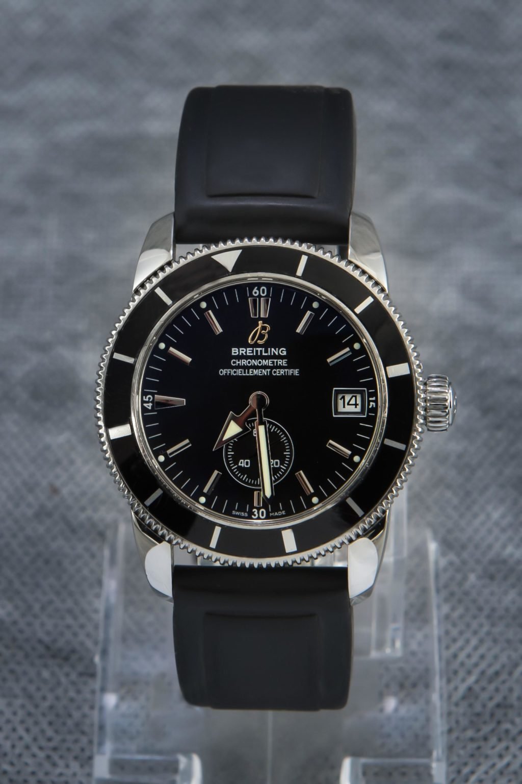 breitling superocean a37320
