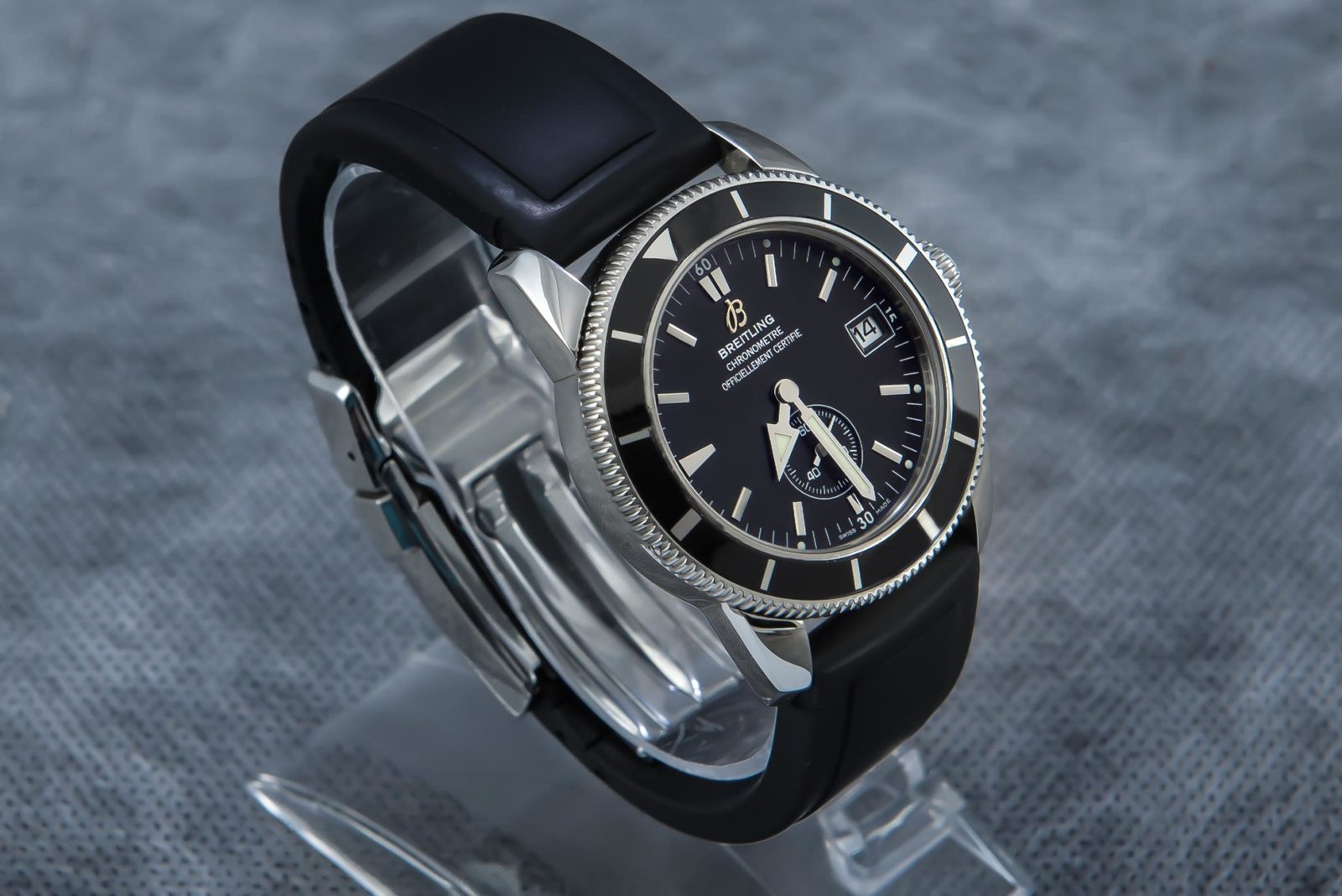 breitling superocean a37320