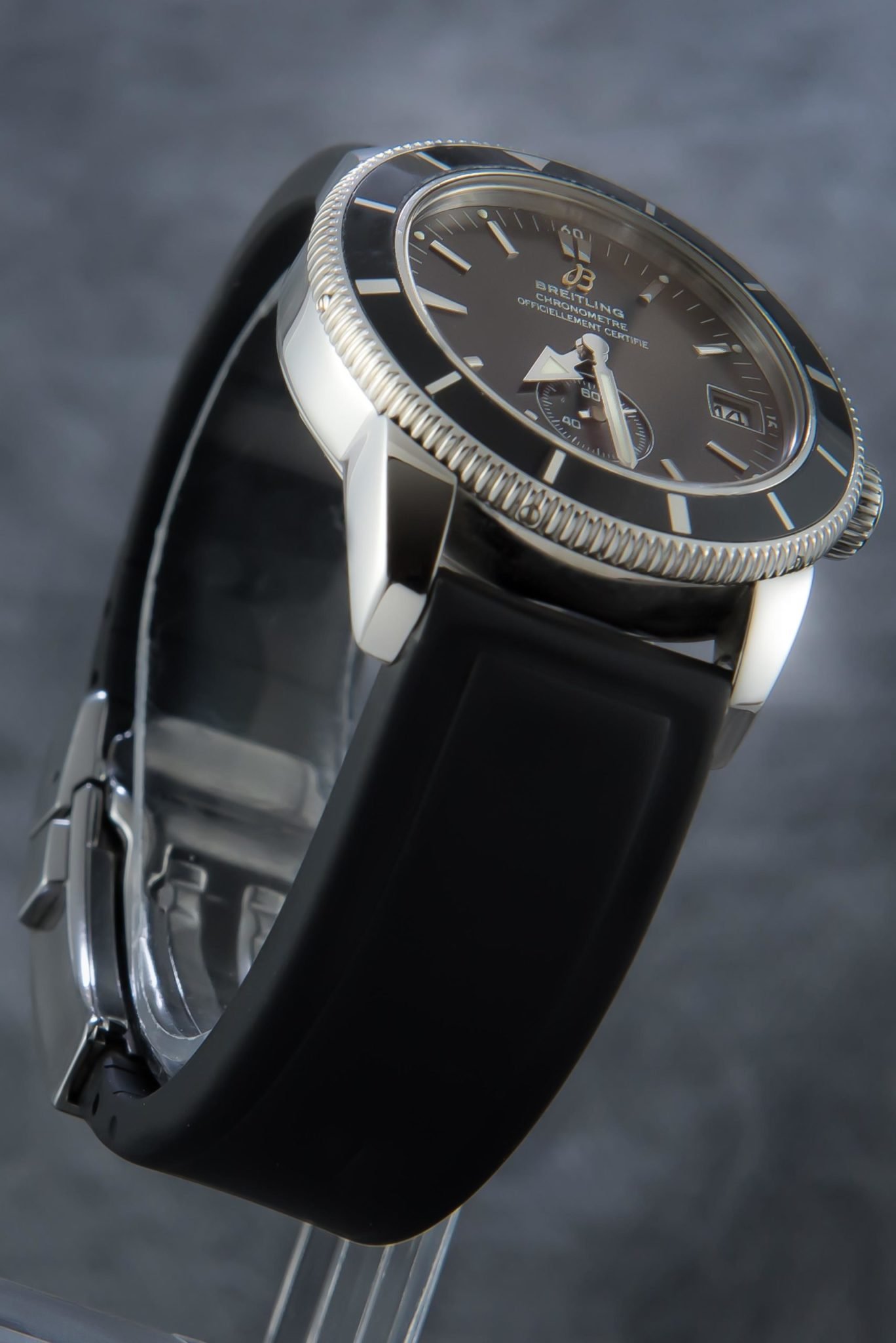 breitling superocean a37320
