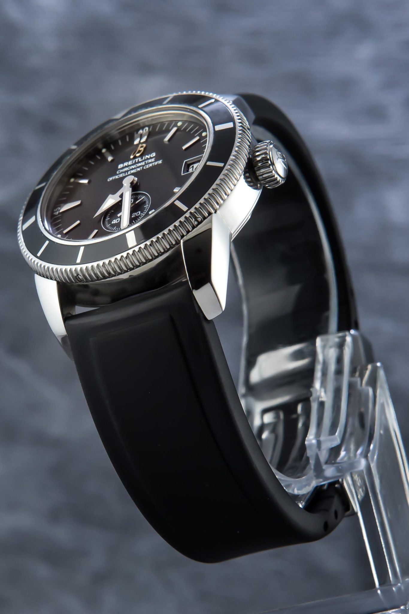 breitling superocean a37320