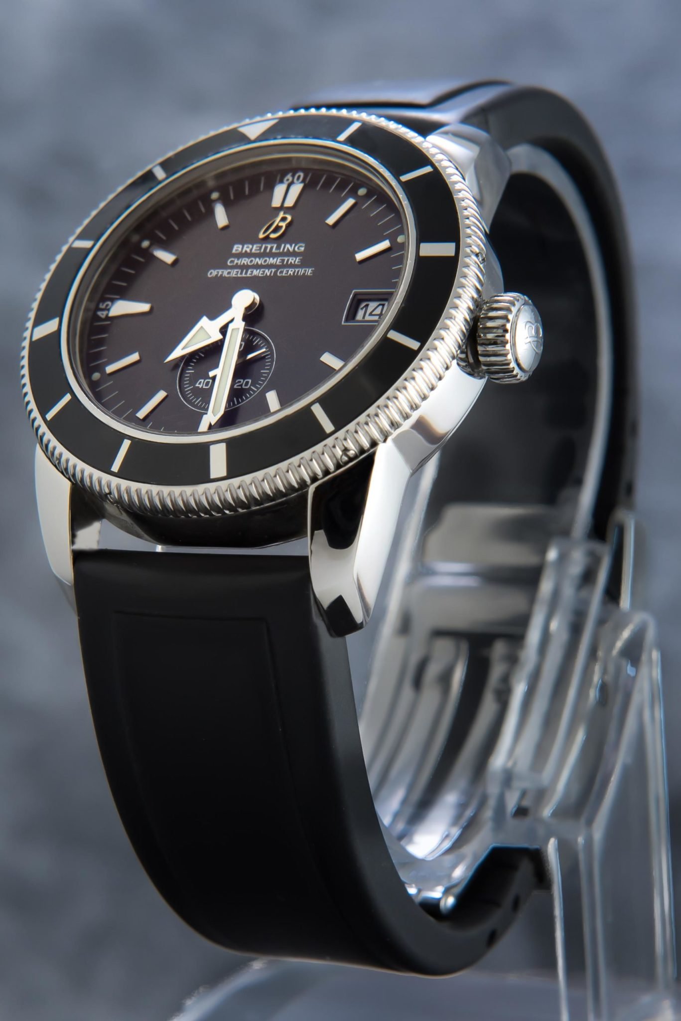 breitling superocean a37320