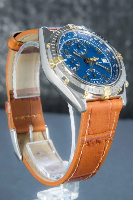 Breitling Chronomat B13050 left
