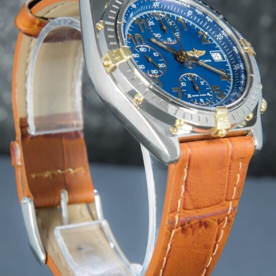 Breitling Chronomat B13050 left