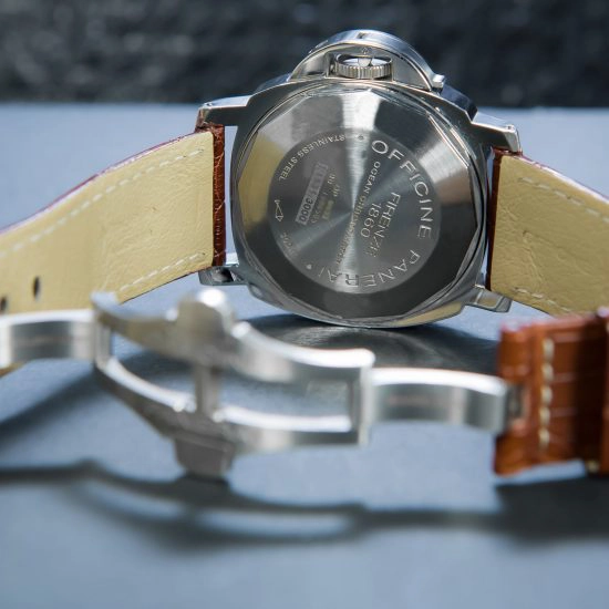 Panerai Luminor GMT Automatic PAM 01088 back