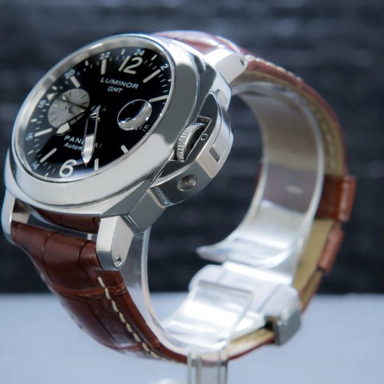 Panerai Luminor GMT Automatic PAM 01088 right