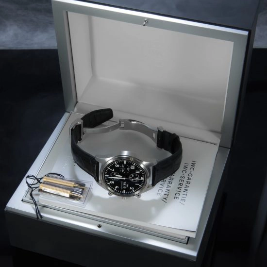 IWC Pilot IW371704 in box