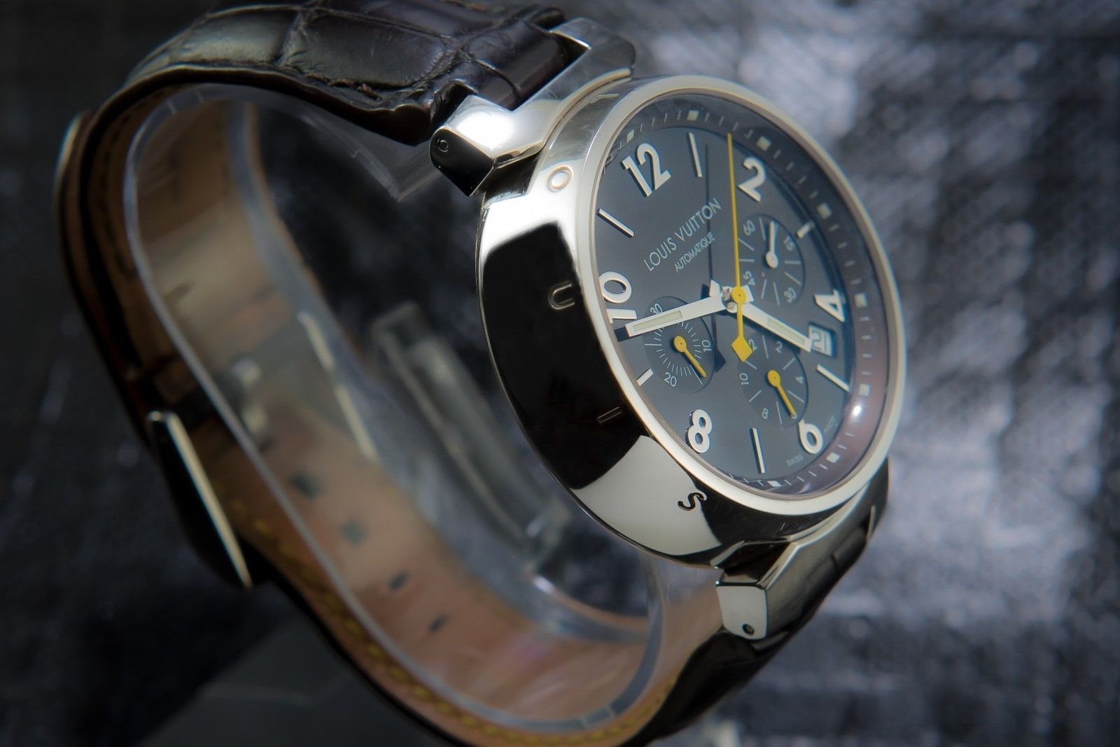 Louis Vuitton Tambour Chronograph Men's Watch | IQS Executive